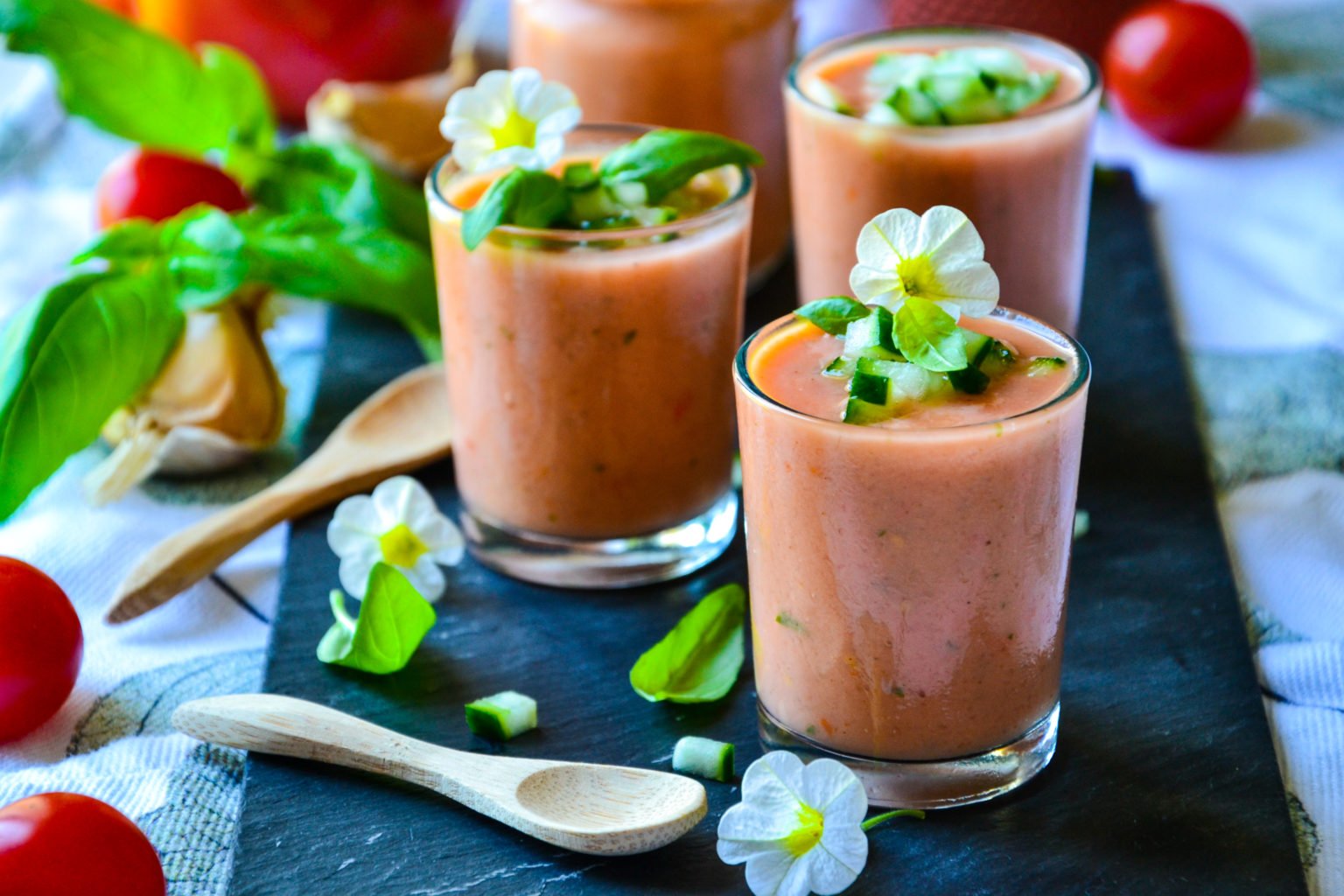 gaspacho-tomates-concombre-et-brebis-healthyfood-creation