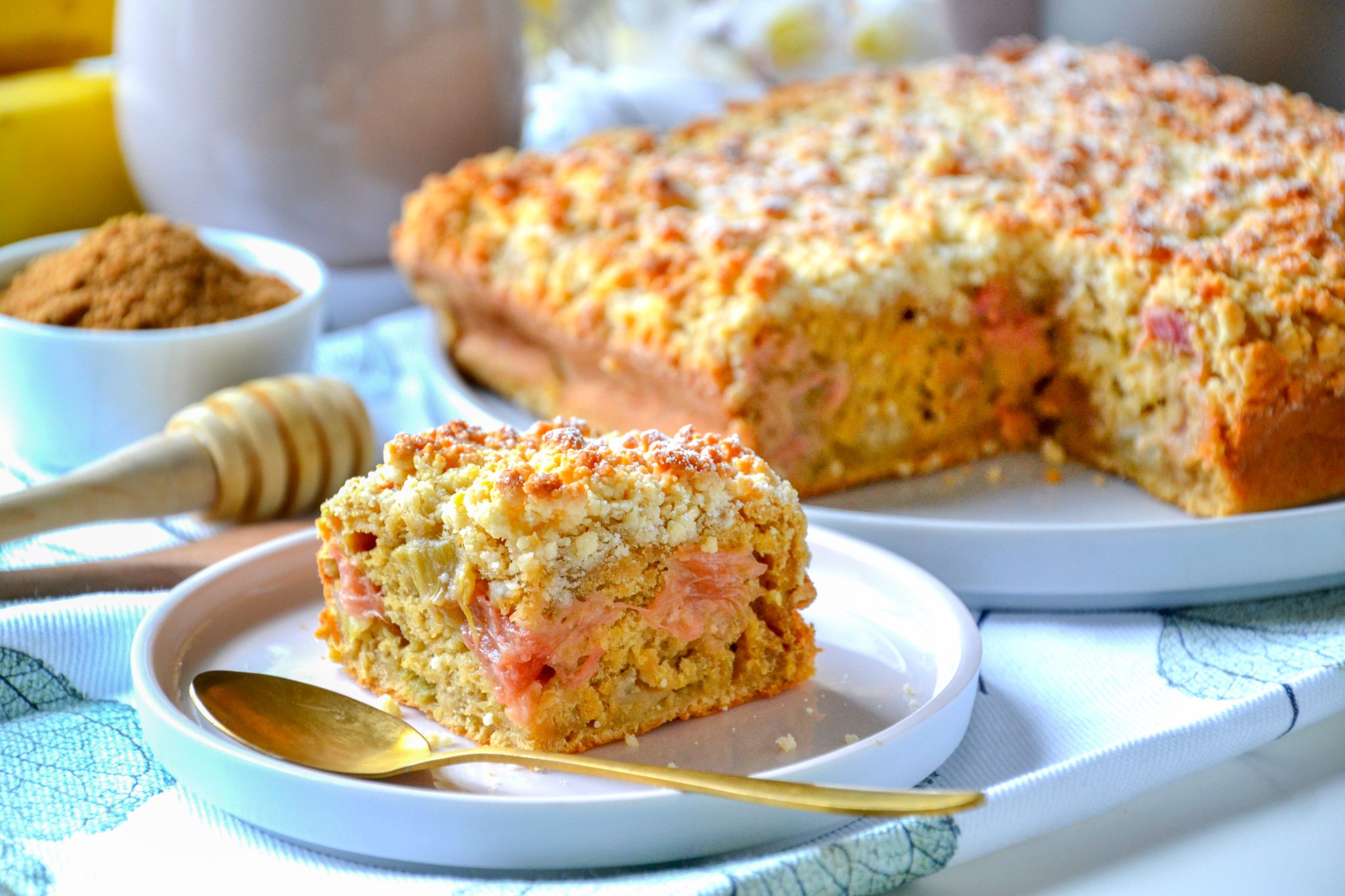 Crumble cake banane et rhubarbe