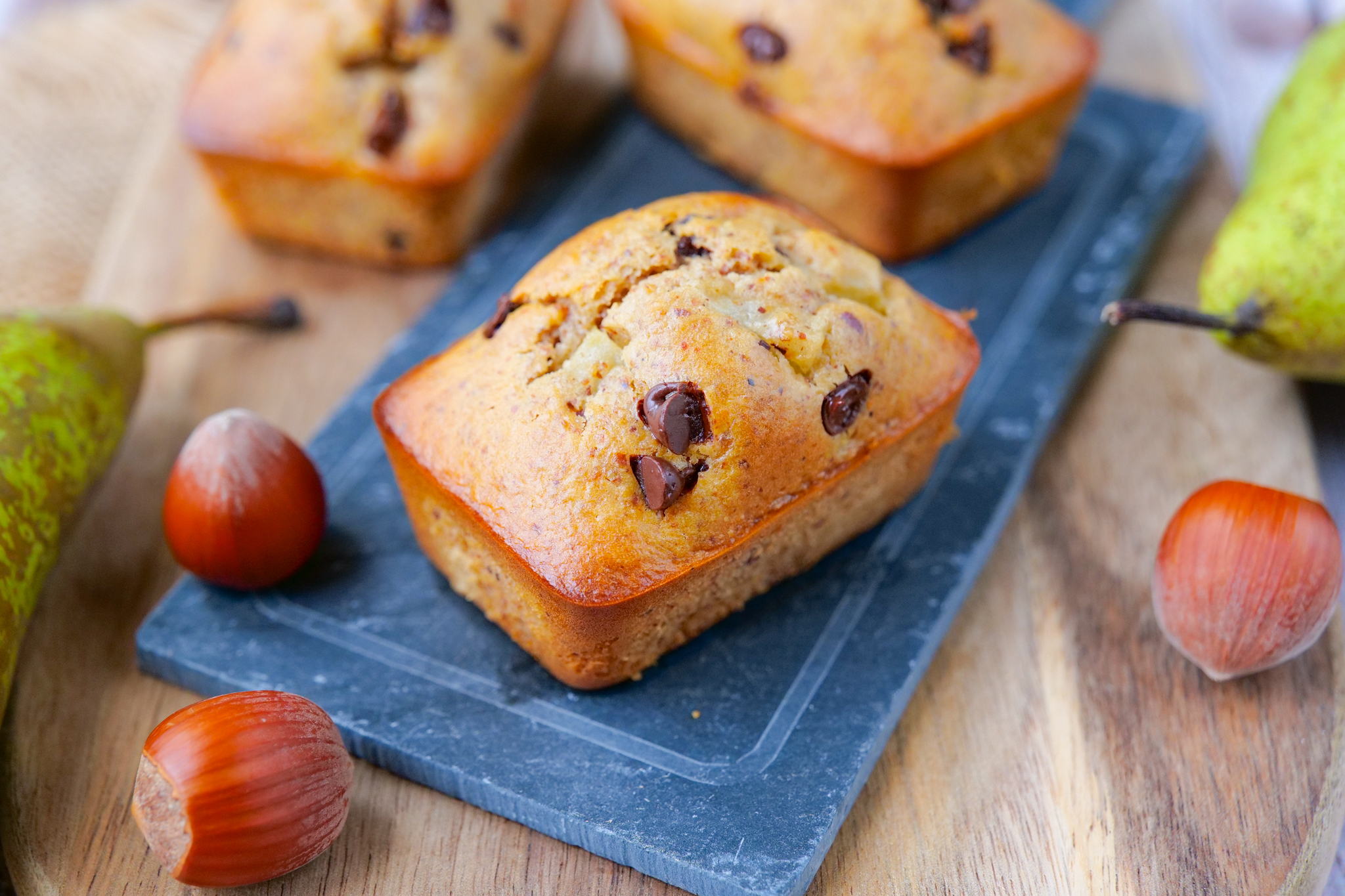 Mini cakes noisettes, poires et chocolat