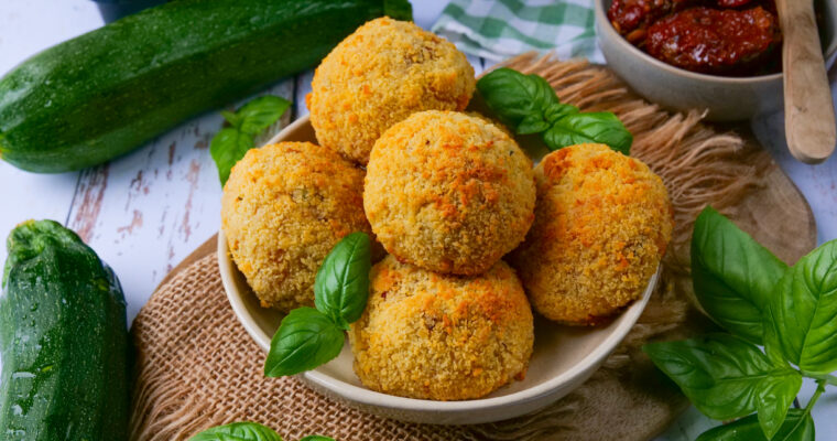 Arancini sans friture aux courgettes, tomates séchées et mozzarella