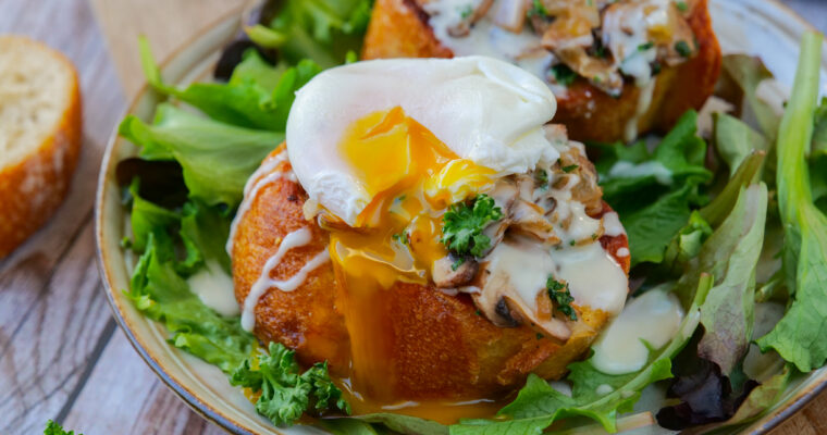 Pain perdu salé aux champignons, cancoillotte et oeuf poché