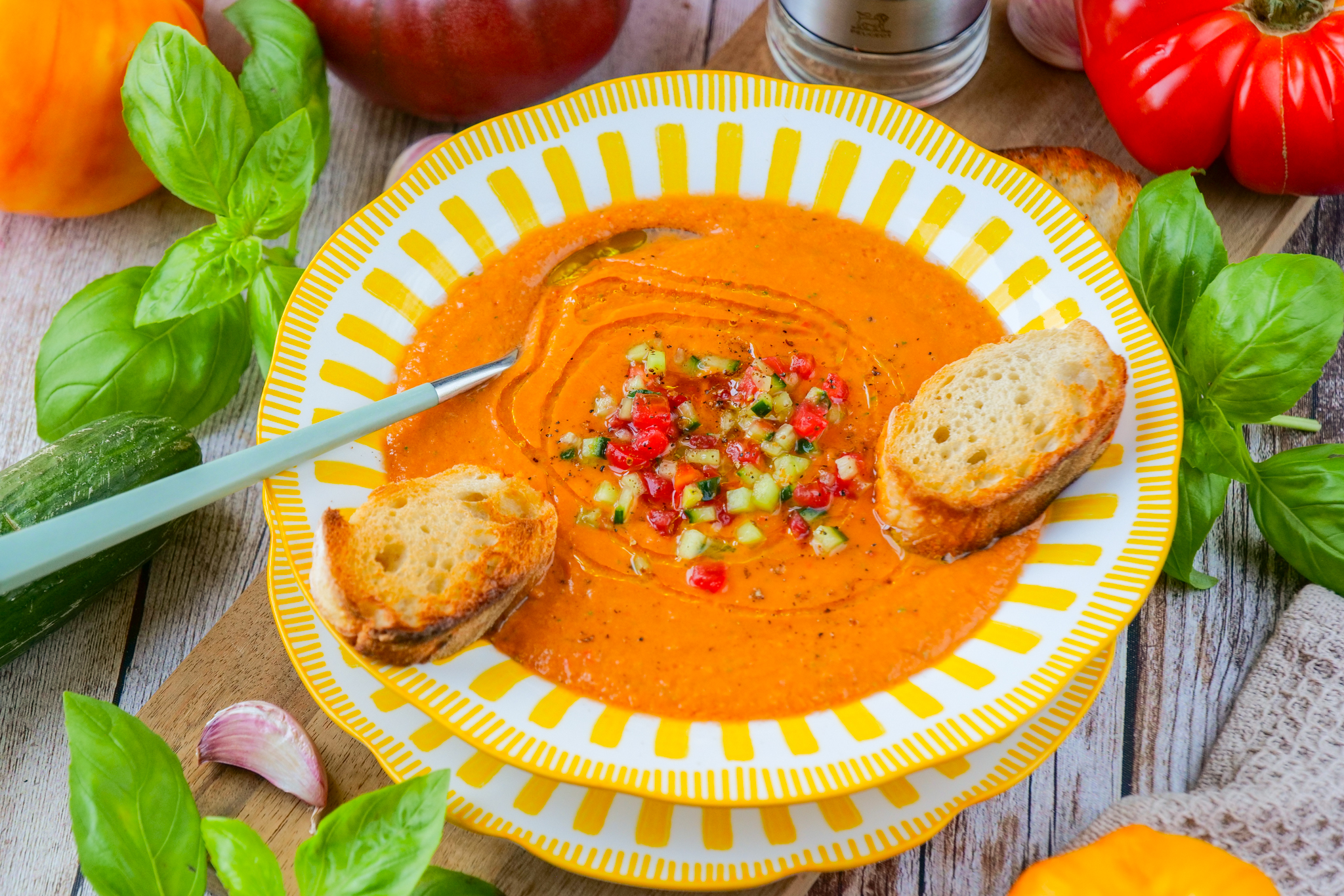 Gaspacho tomate, poivron et concombre