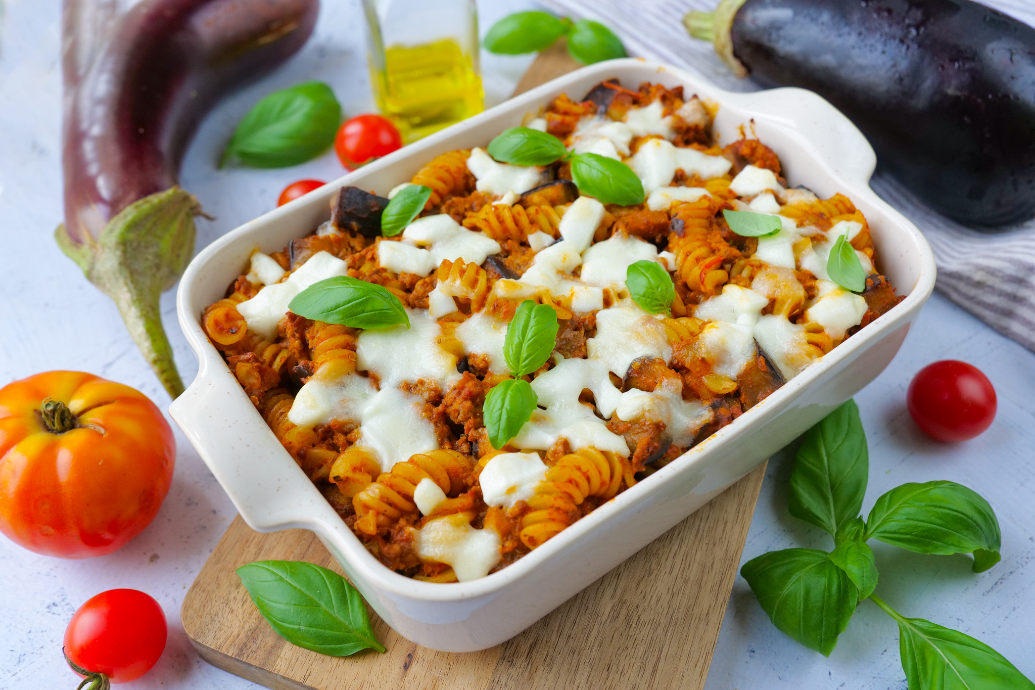 Gratin de pâtes, aubergine et boeuf haché