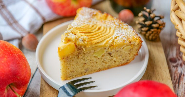 Gâteau moelleux aux pommes et à la noisette