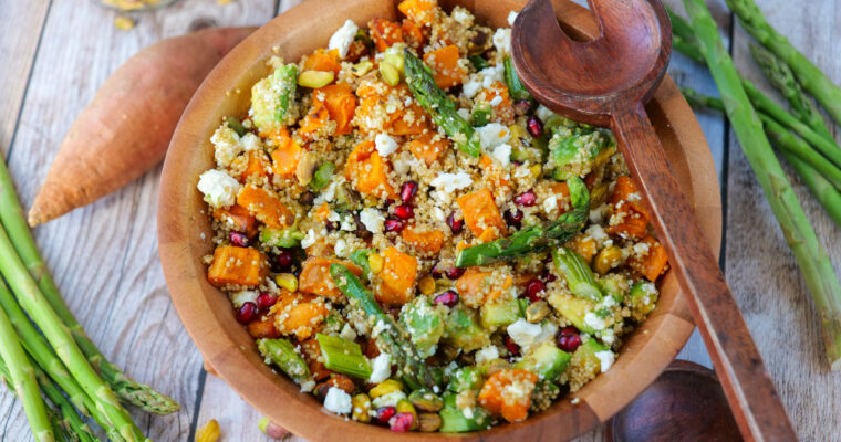 Salade de printemps au quinoa, patates douces et asperges