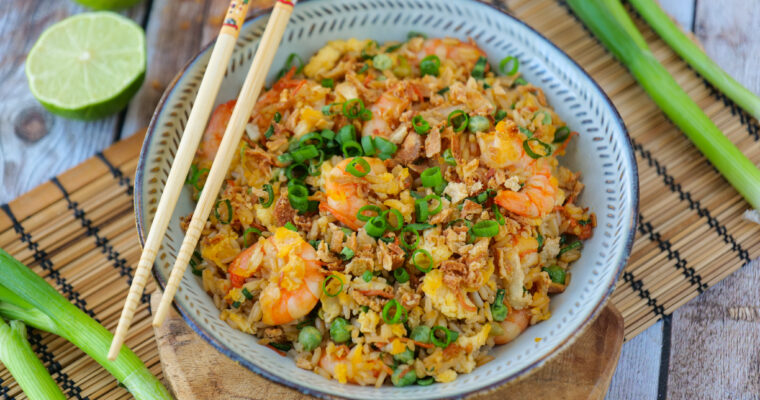 Riz sauté oeufs et crevettes