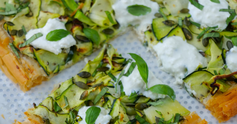 Tarte fine à la courgette et à la burrata